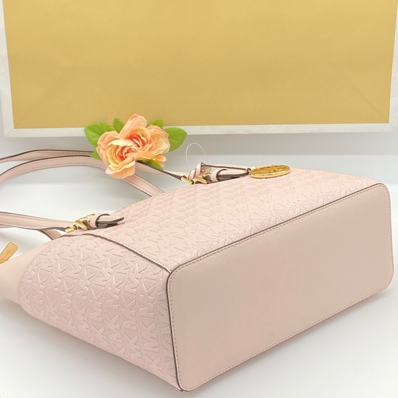 MICHAEL KORS CHARLOTTE LARGE TZ TOTE POWDER BLUSH - Picture 13 of 16